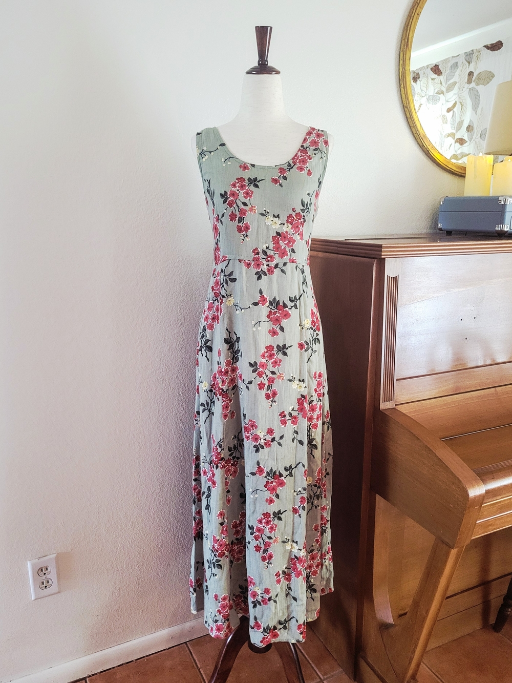 Vintage 90s Sage Green Floral Sleeveless Rayon Dress